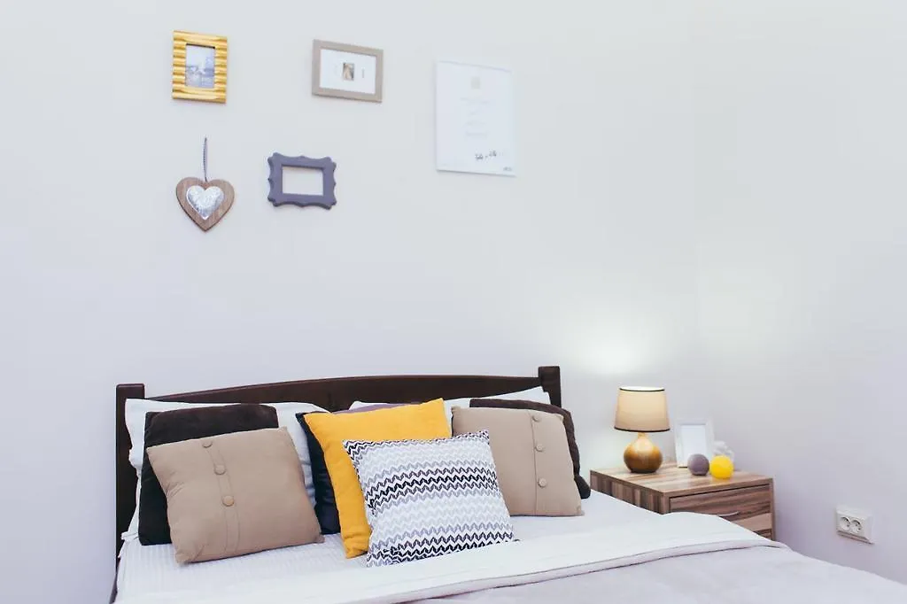 Studio Apartment Cute Lviv 0*,  Ucrânia